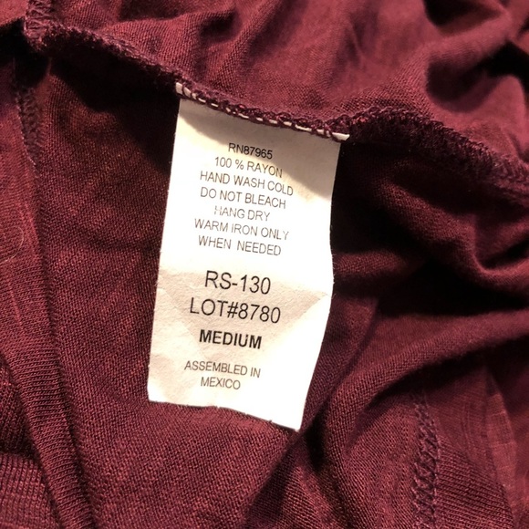 1[Elan] Cut out burgundy top lightweight top - Picture 6 of 6